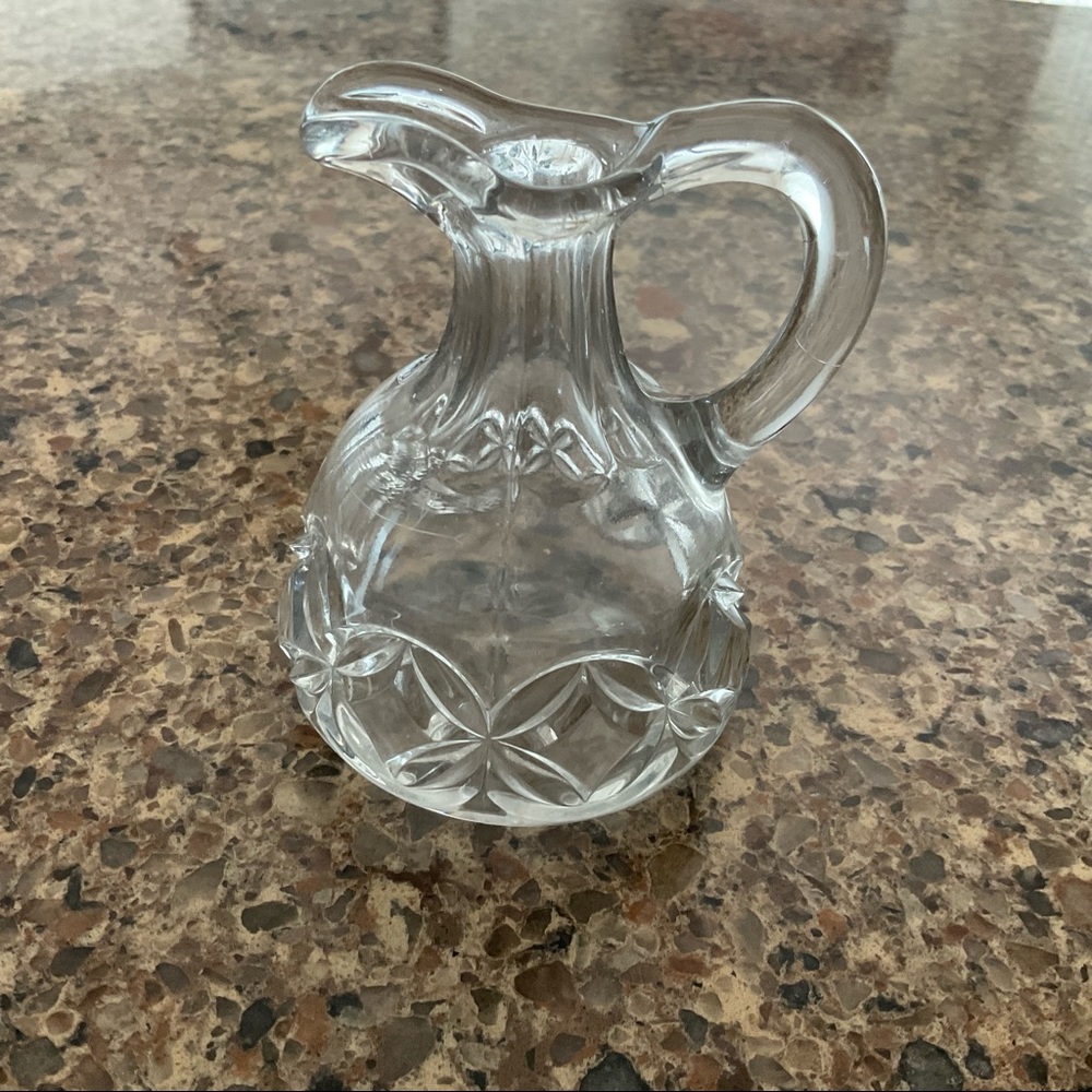 Vinegar cruet